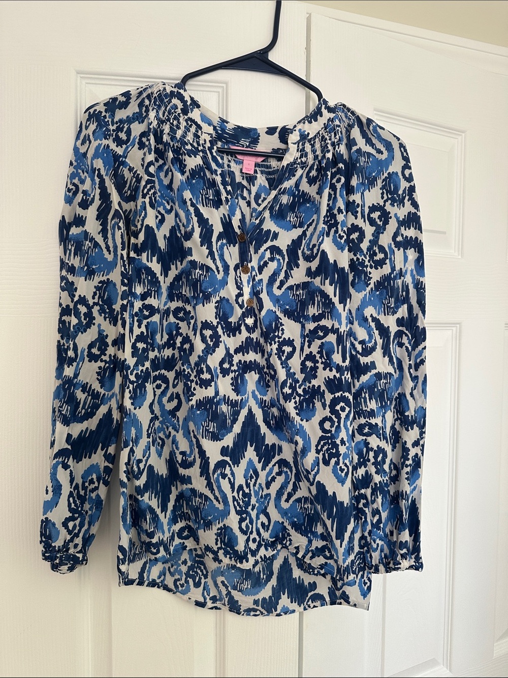 Blue & White Printed Long-Sleeve Peasant Blouse